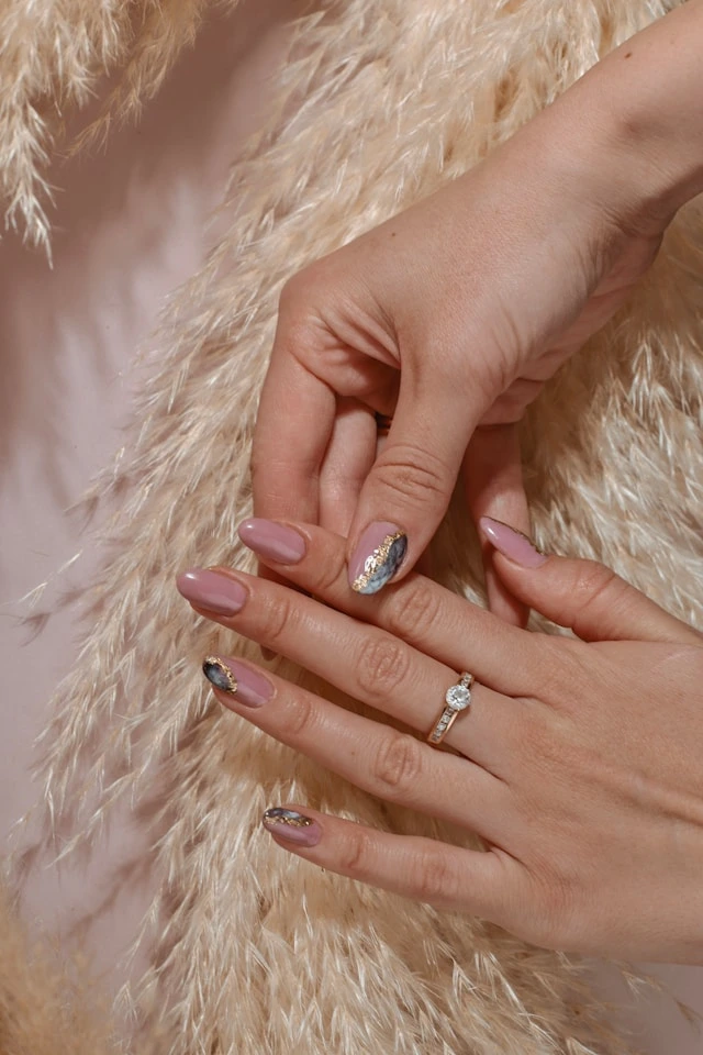 Half pink, half slate — a perfect contrast for a bold yet chic statement.